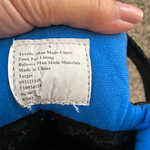 Cat & Jack Grey/Black Snow Boots - Size 1Y - Picture 4 of 6